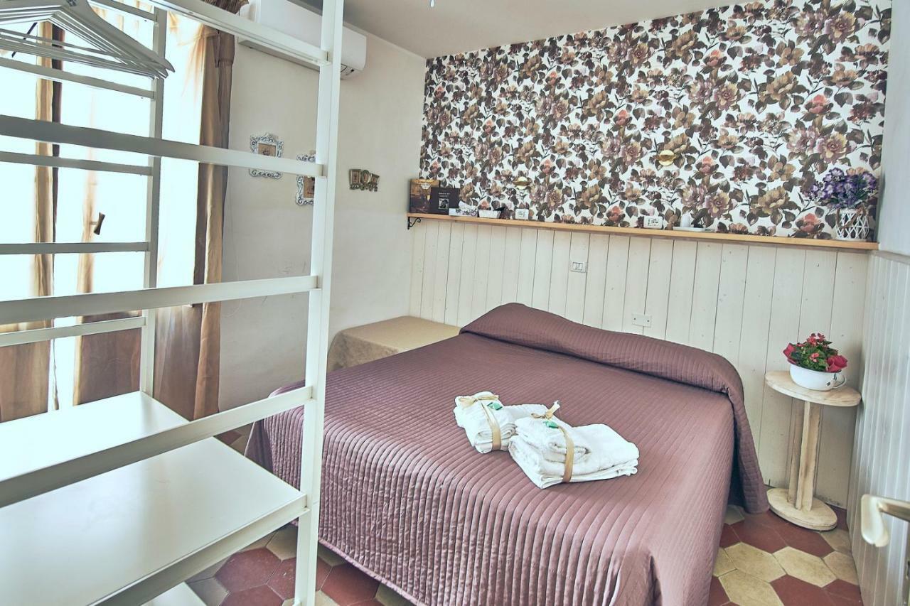 סן בנדטו דל טרנטו B&B Del Castello מראה חיצוני תמונה